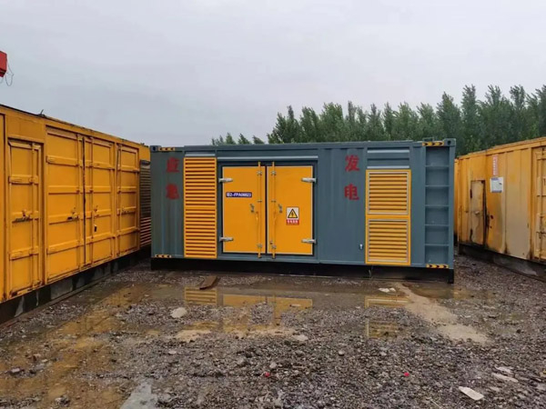 厦门柴油发电机如何判断干式空气滤清器是否需要更换？